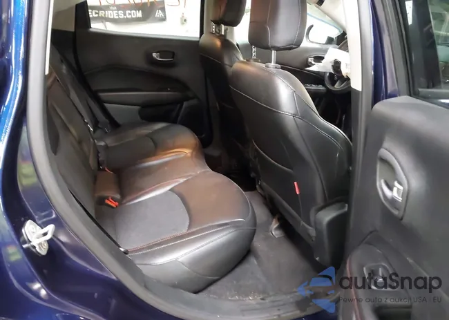 3C4NJDDB0KT709054: 42576287