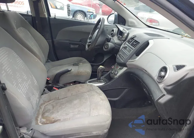 1G1JA5SH6F4174540: 42576309