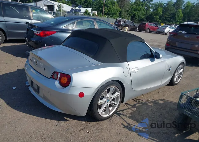 4USBT53493LU03726: 42576323