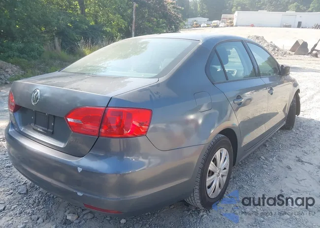 3VW2K7AJ5BM076720: 42577501