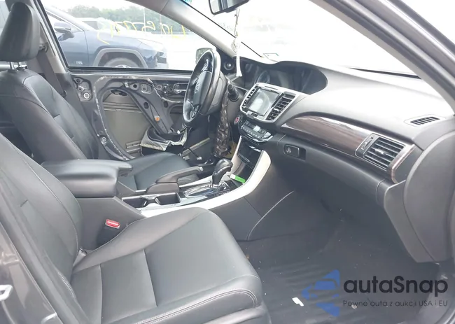 1HGCR2F85HA210614: 42577713