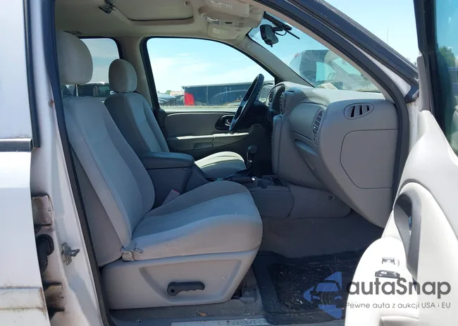 1GNDT13S172279329: 42577894