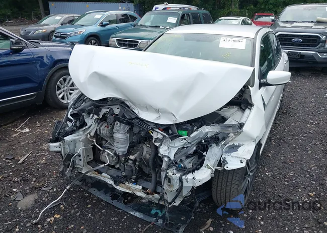 1HGCR2F5XHA118839: 42578084