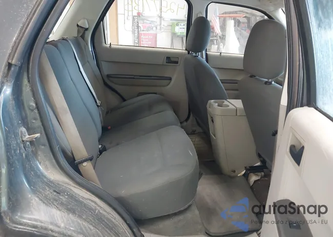 1FMCU92Z98KB27455: 42577135