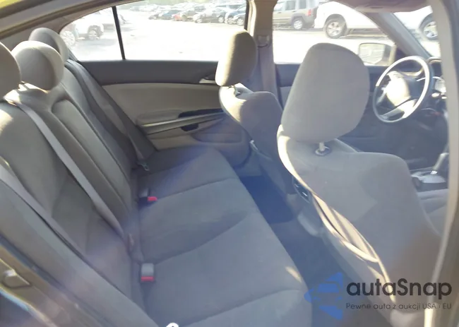 1HGCP2F77AA102577: 42578837