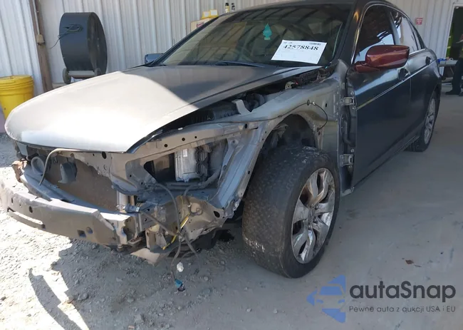 1HGCP2F30BA104492: 42578848