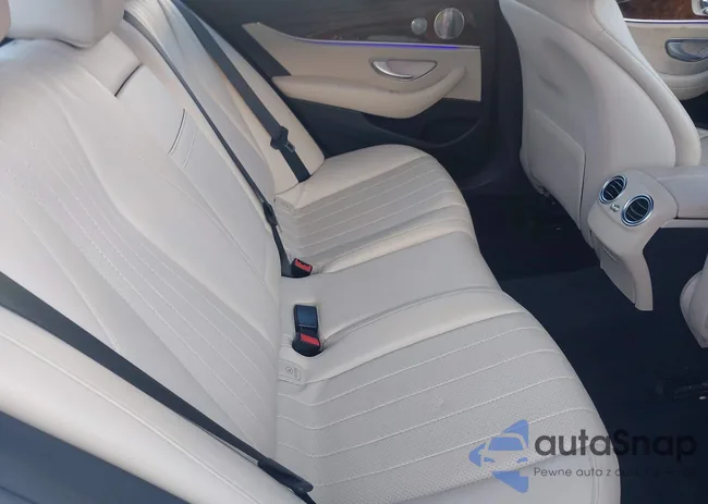 WDDZF4KB7HA025467: 42579754