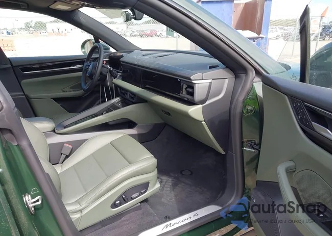 WP1AA2XA9RL002087: 42579757