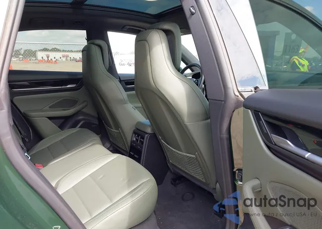 WP1AA2XA9RL002087: 42579757