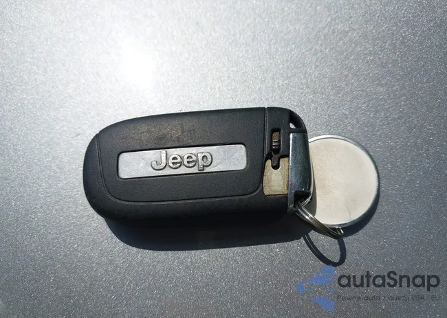 3C4NJDDB2KT721982: 42579838