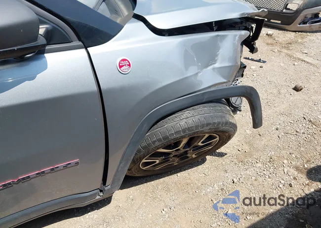 3C4NJDDB2KT721982: 42579838