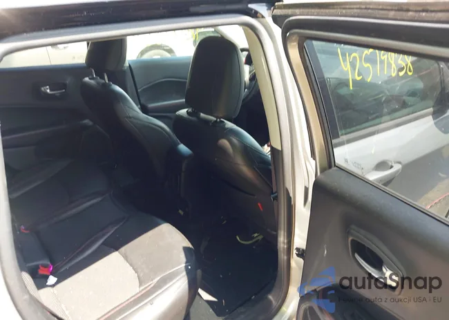 3C4NJDDB2KT721982: 42579838