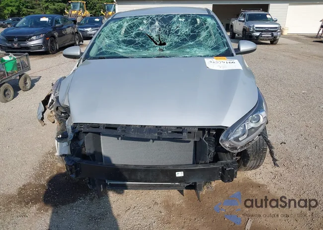 3KPF24AD2ME373356: 42579166