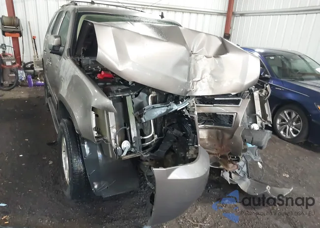 1GNSKBE01ER105065: 42579310