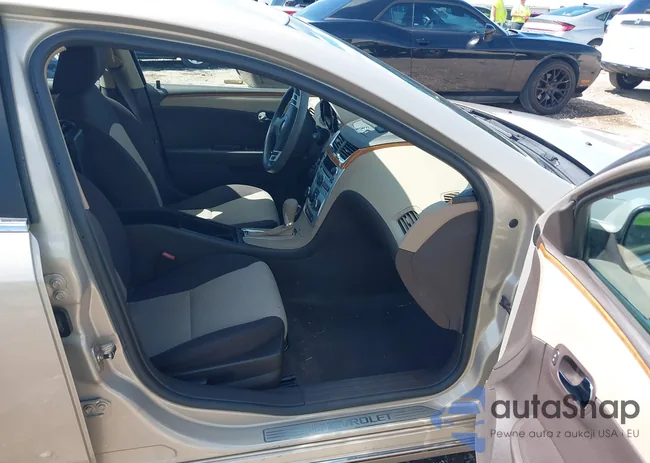 1G1ZC5E10BF333367: 42579409