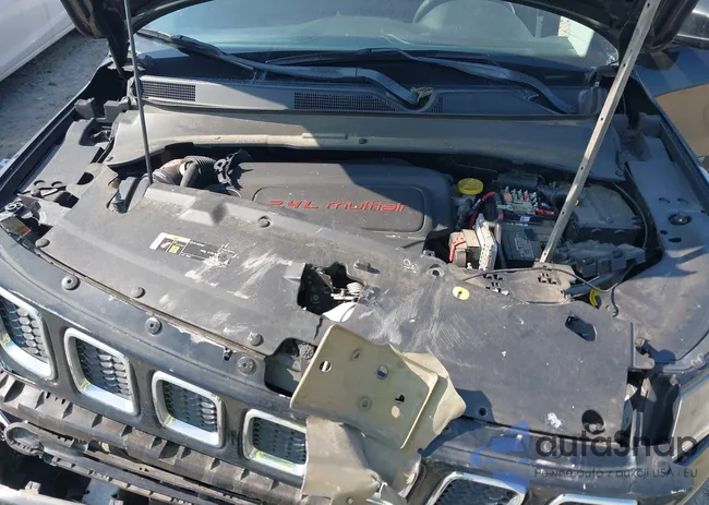 3C4NJCAB2JT211158: 42580804