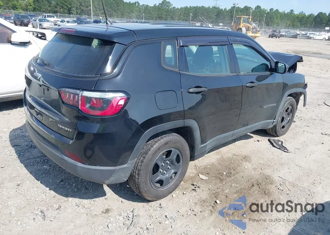 3C4NJCAB2JT211158: 42580804