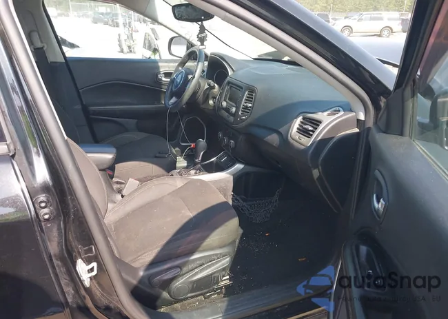 3C4NJCAB2JT211158: 42580804