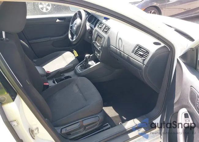 3VW267AJ8GM236939: 42580131