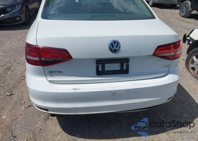 3VW267AJ8GM236939: 42580131