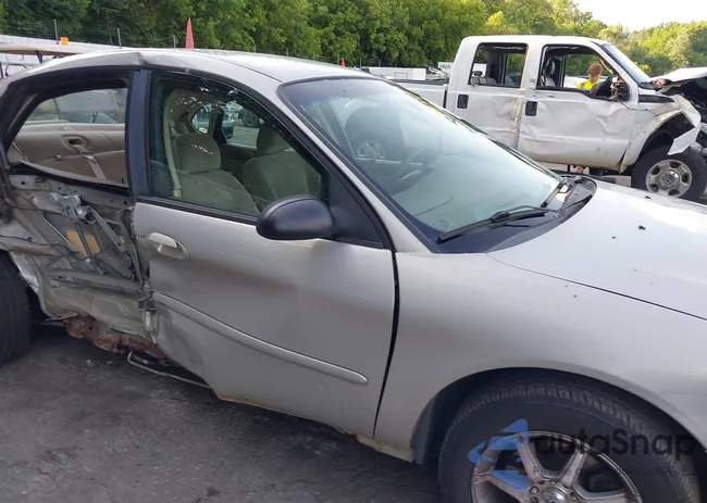 1FAFP53UX6A184373: 42581542