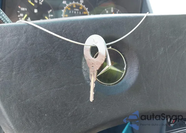 WDBAB23A0DB398608: 42581650