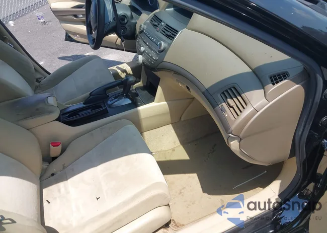 1HGCP2F30AA111649: 42581751