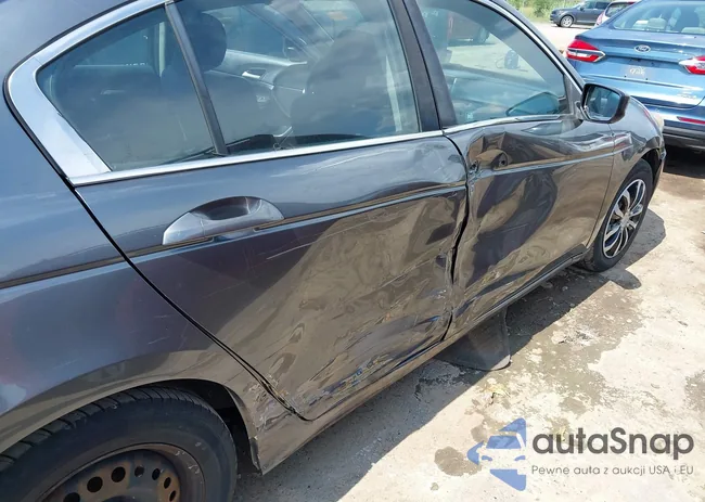 1HGCP2F37CA088860: 42582652