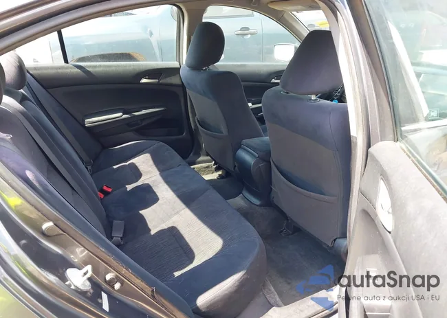 1HGCP2F37CA088860: 42582652