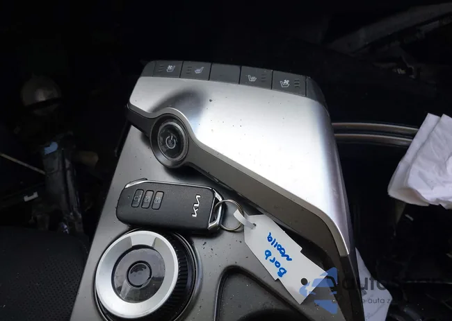 KNDC34LA7R5184997: 42582725