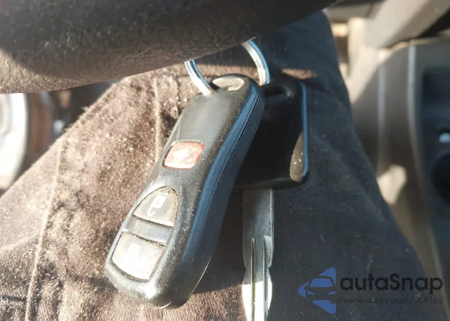 3N1BC13E08L376678: 42582846