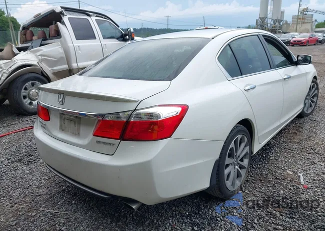 1HGCR2F52DA079304: 42582876