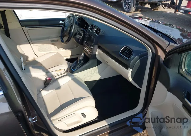 3VWPL7AJ1BM650071: 42582418