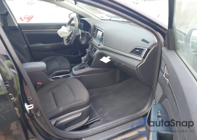 5NPD84LF0JH275745: 42584047