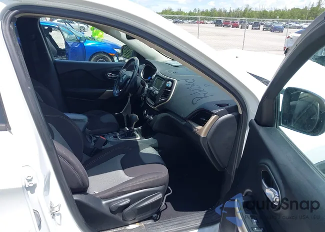 1C4PJLCB5JD596288: 42584049