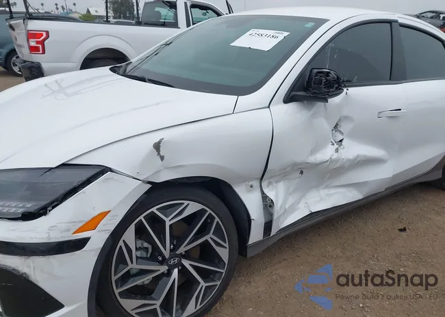 KMHM34AA1PA046038: 42583186