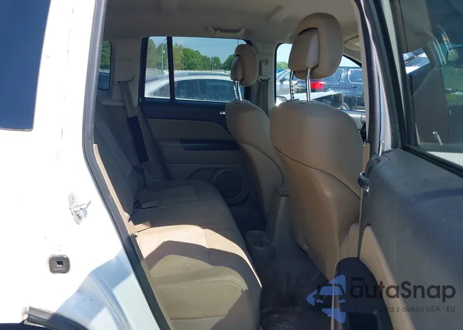 1C4NJCEB0CD686455: 42585048