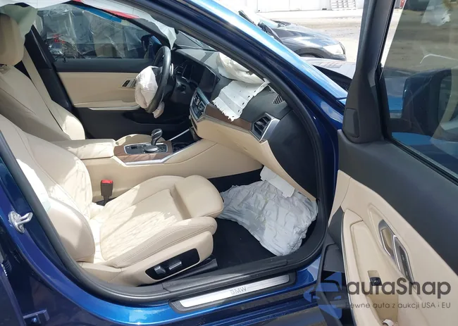 3MW5R1J04M8C05216: 42585975