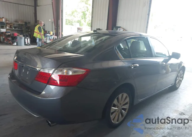 1HGCR2F8XFA096221: 42586083