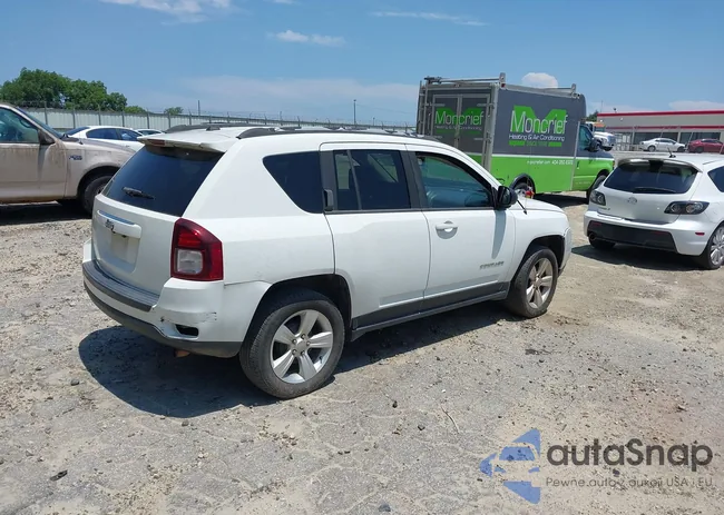 1C4NJCBA0GD569119: 42585329