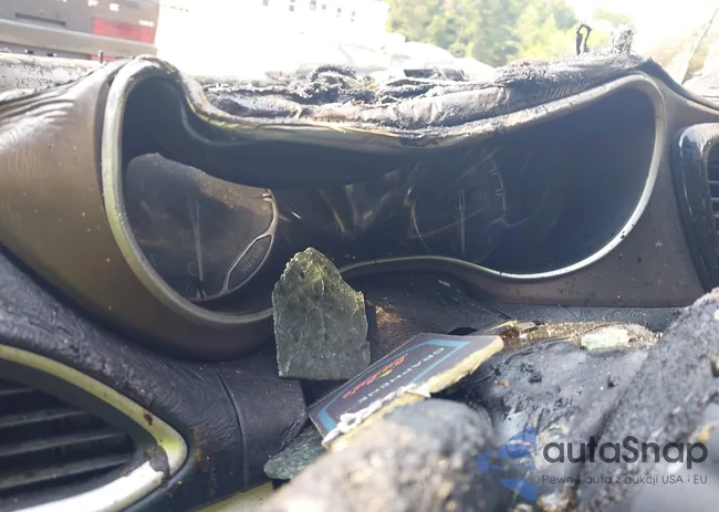 2C4RC1BGXHR642371: 42585402