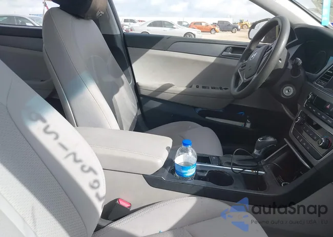 5NPE24AF8HH570711: 42586927