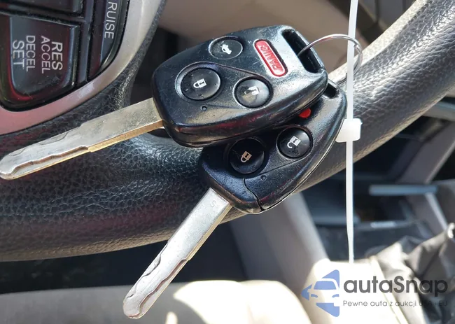 1HGCP25328A105976: 42586951