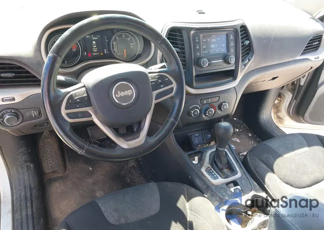 1C4PJLAB4HW641061: 42587499