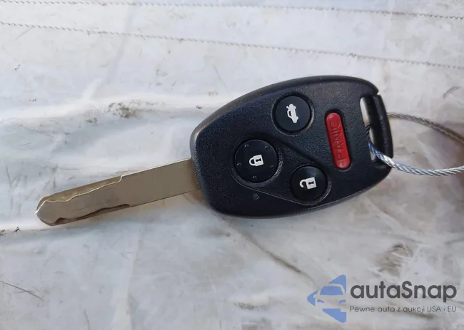 1HGCP2F38AA194490: 42587776