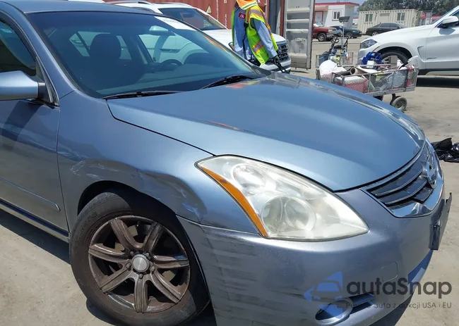 1N4AL2AP8CC240263: 42588045