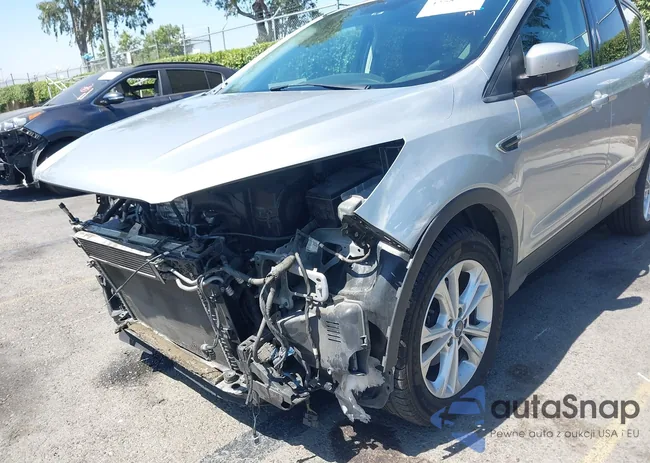 1FMCU0GDXKUB05100: 42587372