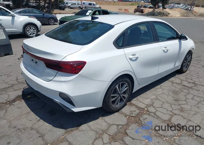 3KPF24AD7NE456234: 42587378