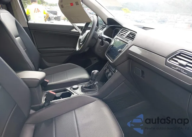 3VV2B7AX7LM105872: 42588528