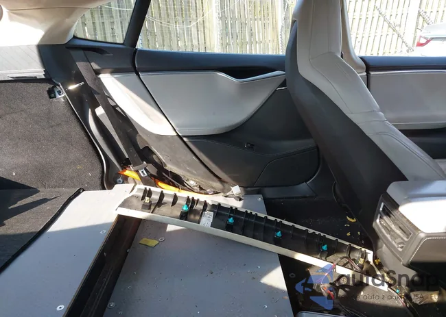 5YJSA4H29FFP79735: 42588921